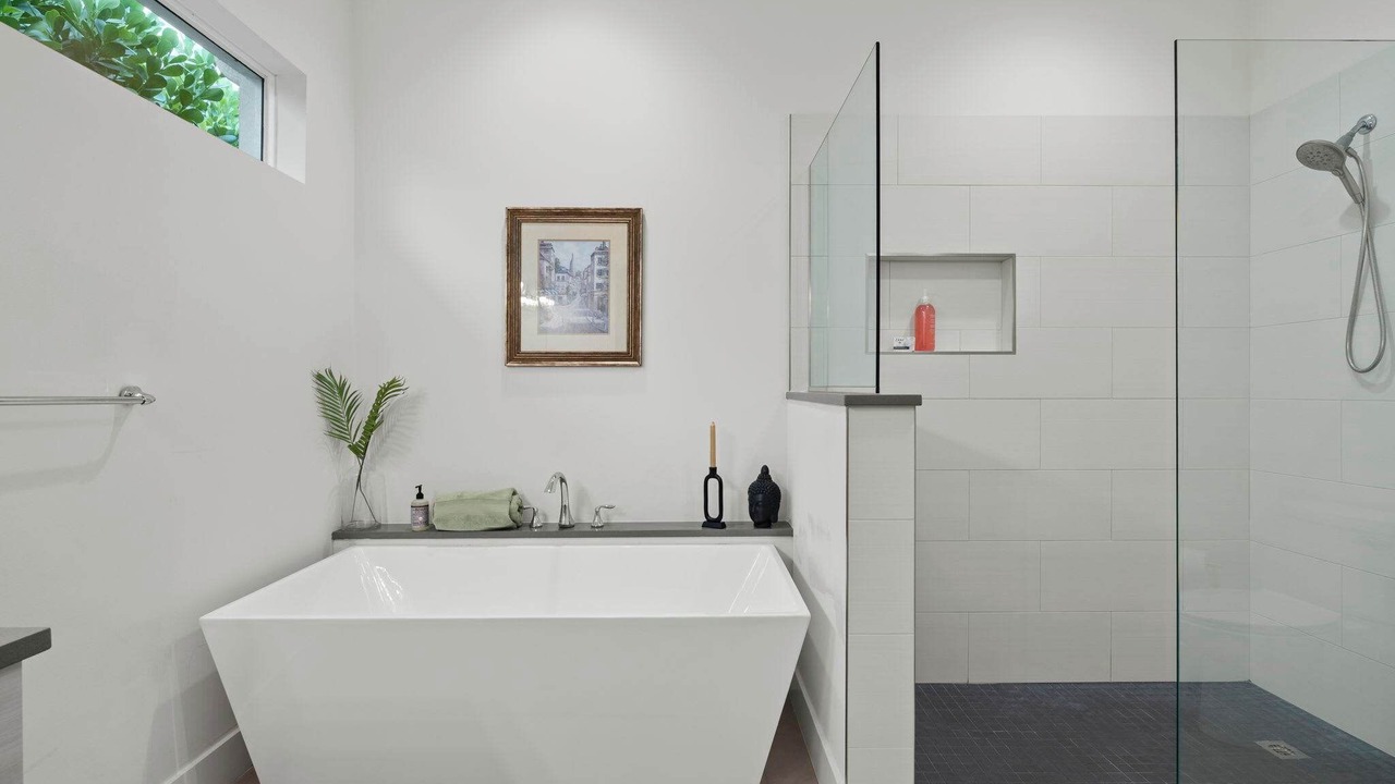 Photo of Bathroom in Naples Park