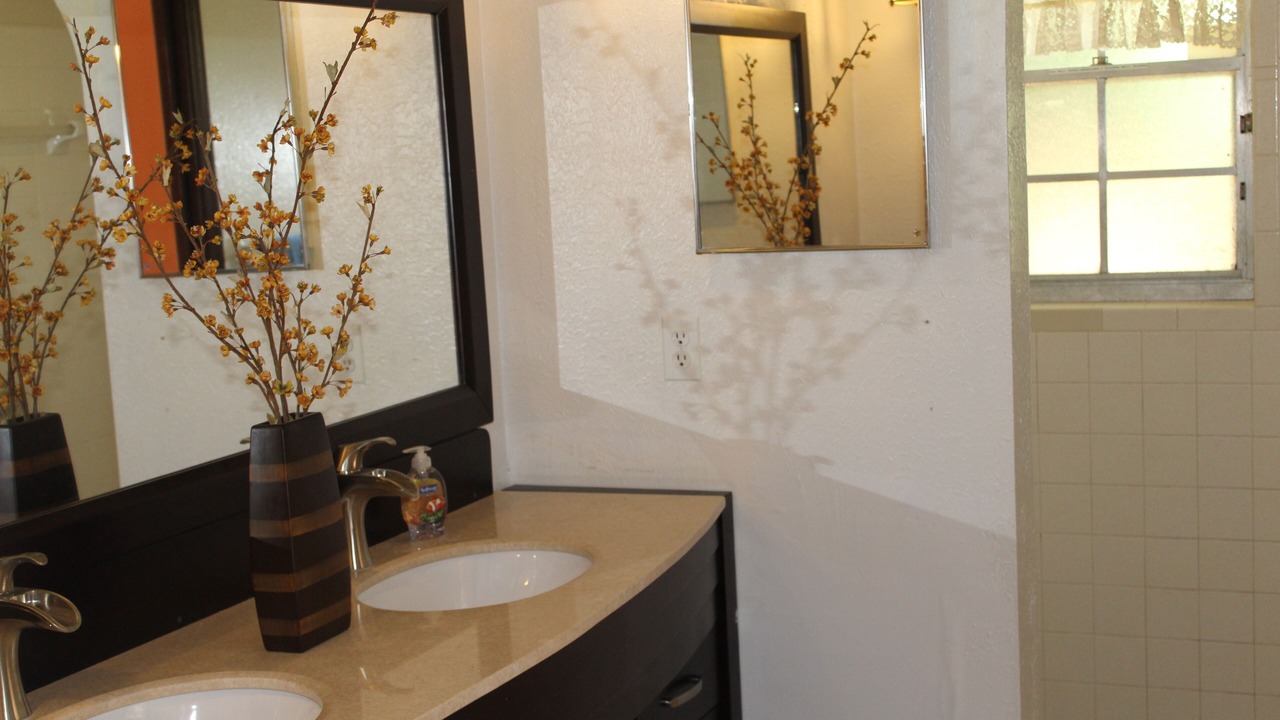 Photo of Bathroom in Tropic
