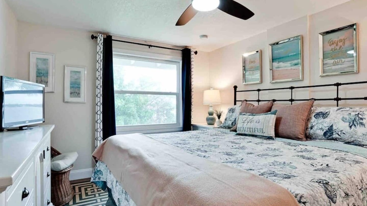 Photo of Bedroom in Englewood