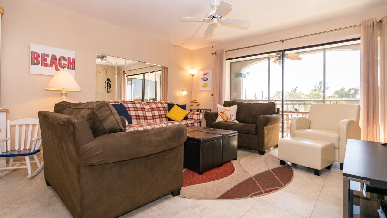 Photo of Livingroom in Holmes Beach