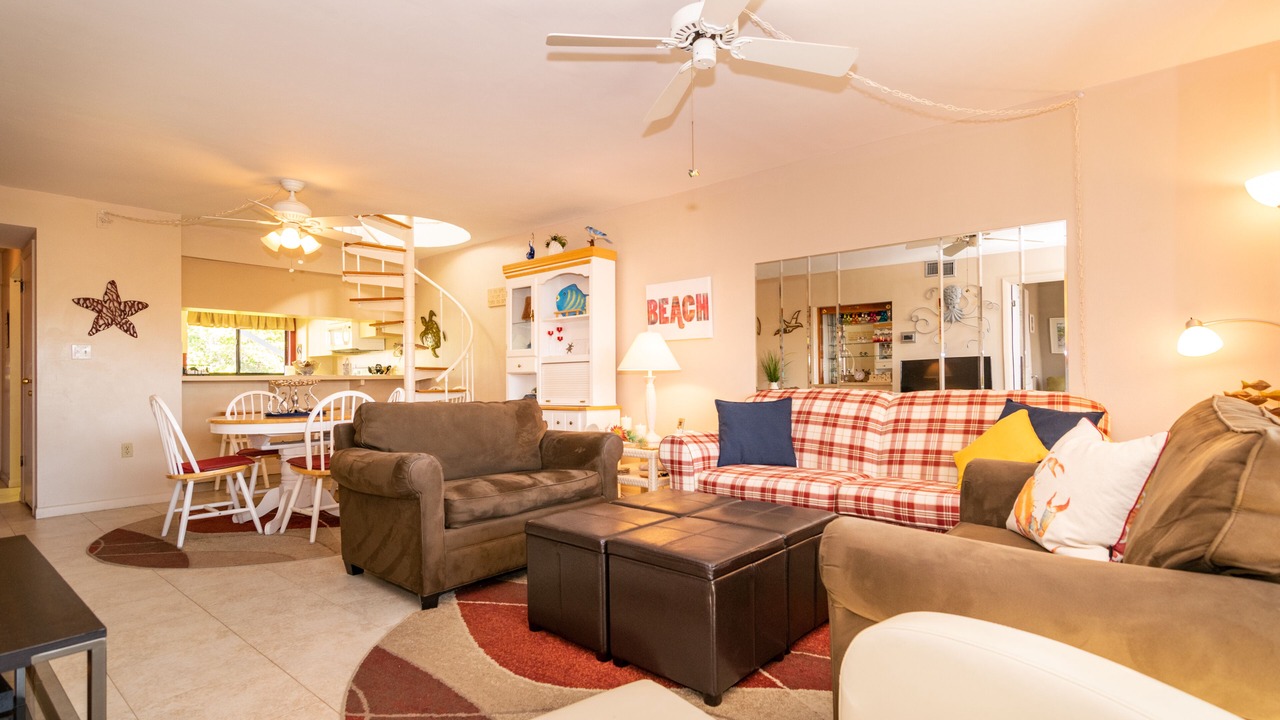 Photo of Livingroom in Holmes Beach