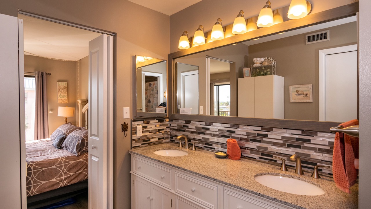 Photo of Bathroom in Holmes Beach