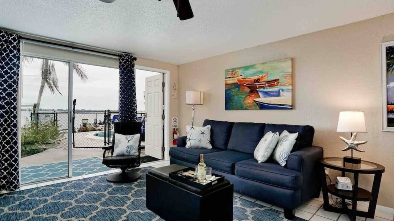 Photo of Livingroom in Englewood