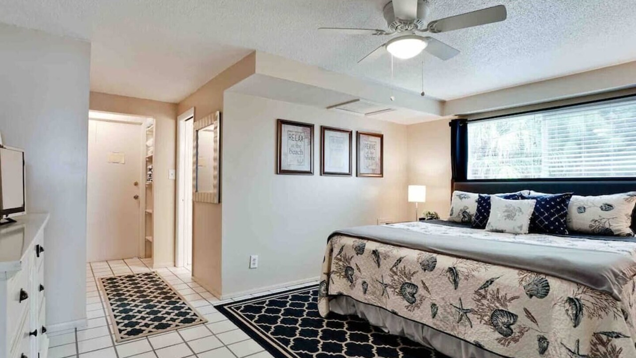 Photo of Bedroom in Englewood