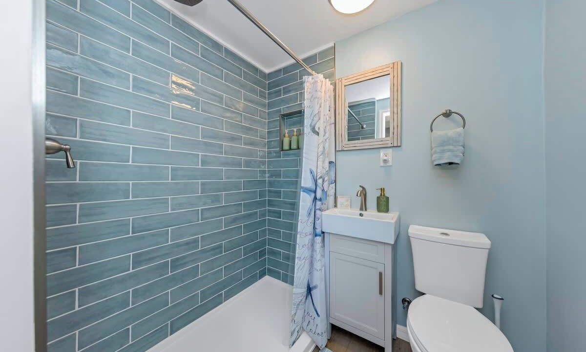 Photo of Bathroom in Bay Esplanade