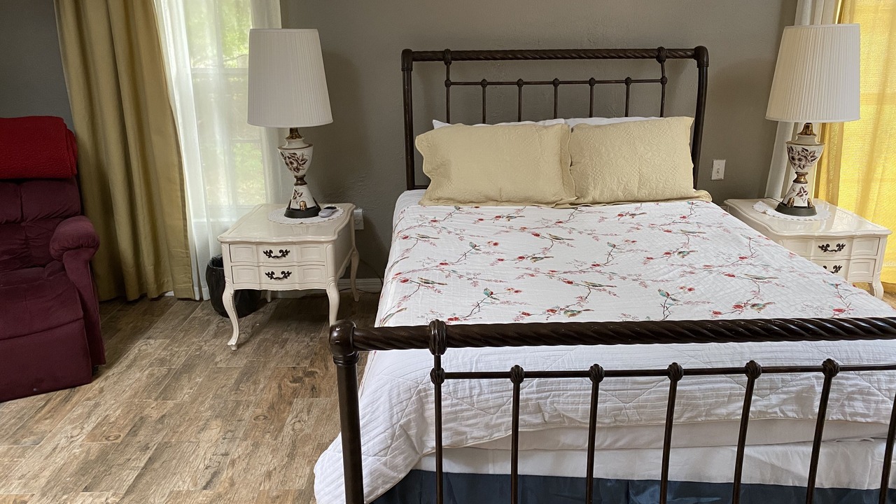 Photo of Bedroom in Tropic