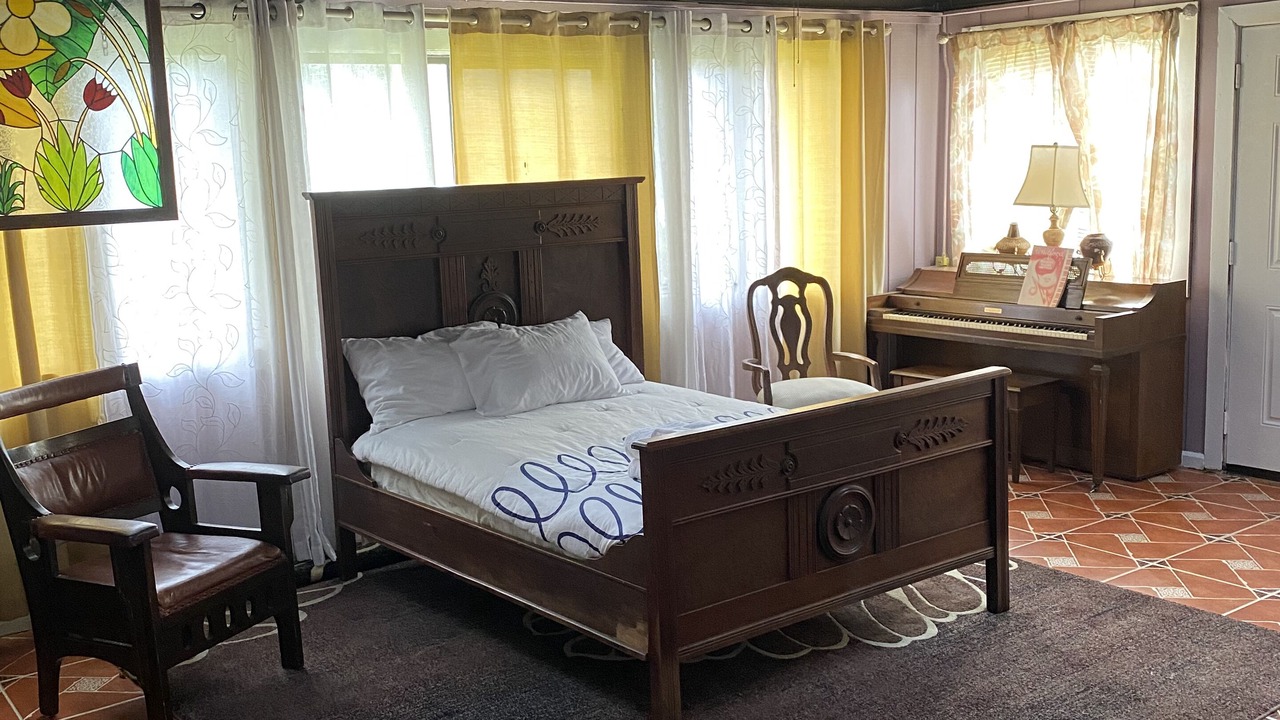 Photo of Bedroom in Tropic