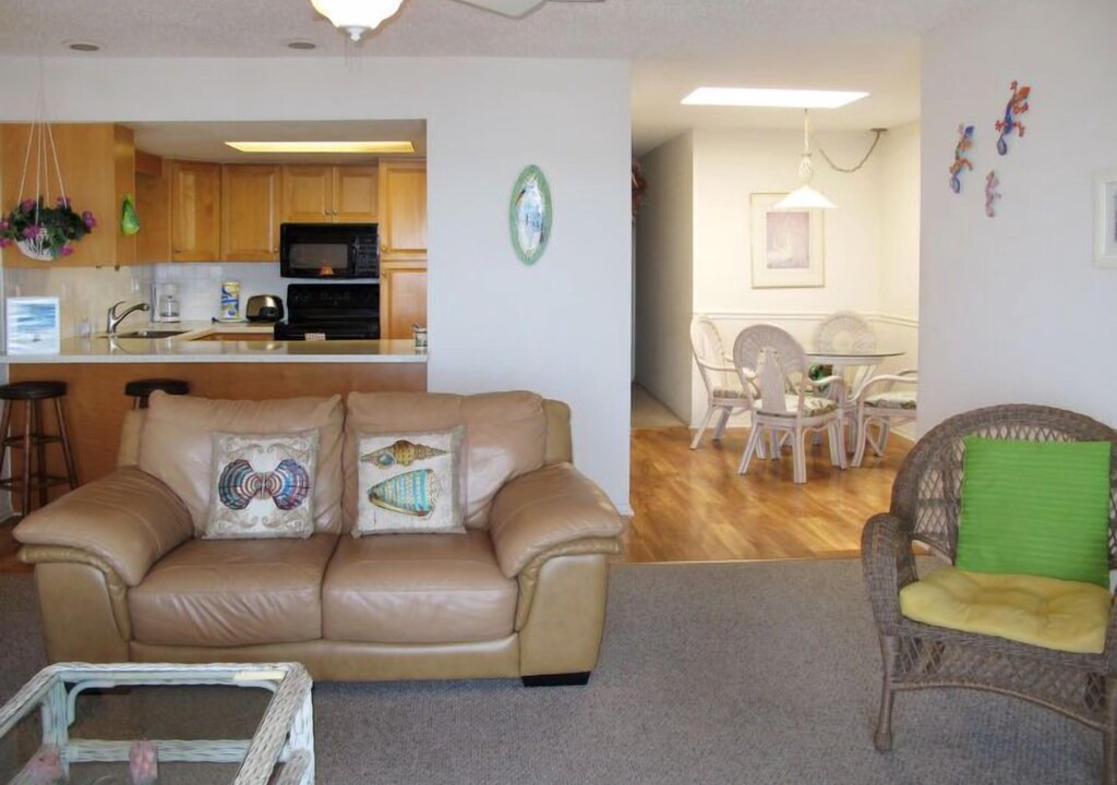 Photo of Livingroom in Holmes Beach