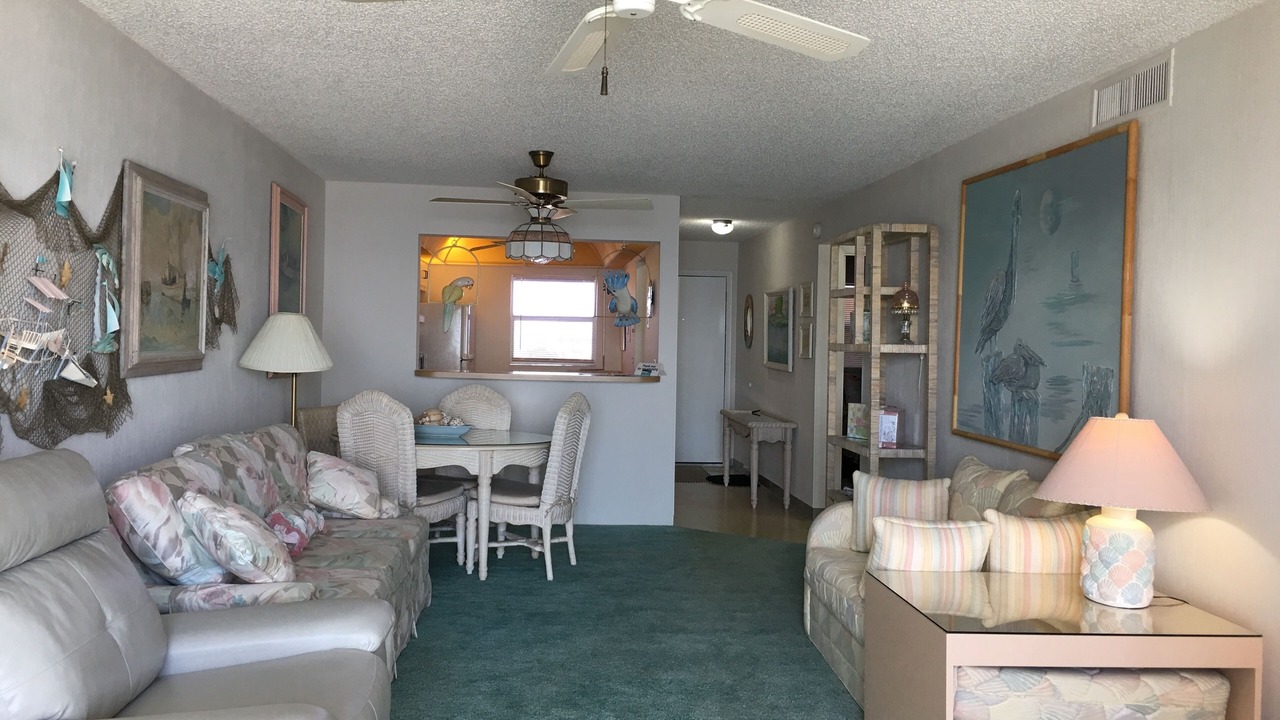 Photo of Livingroom in Hutchinson Island South