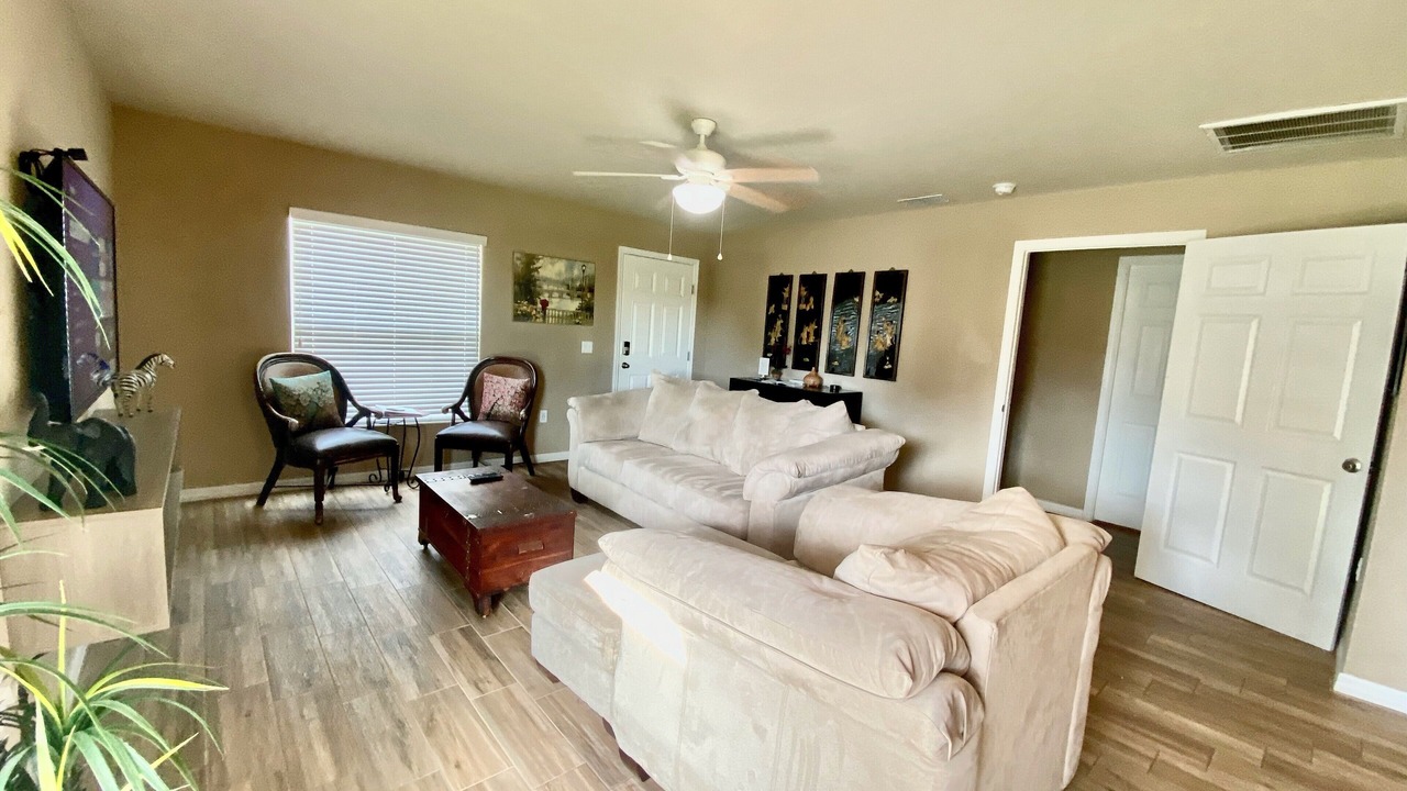 Photo of Livingroom in Winter Haven