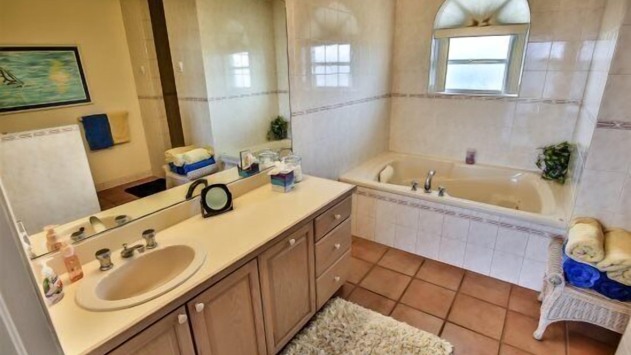 Photo of Bathroom in Long Key