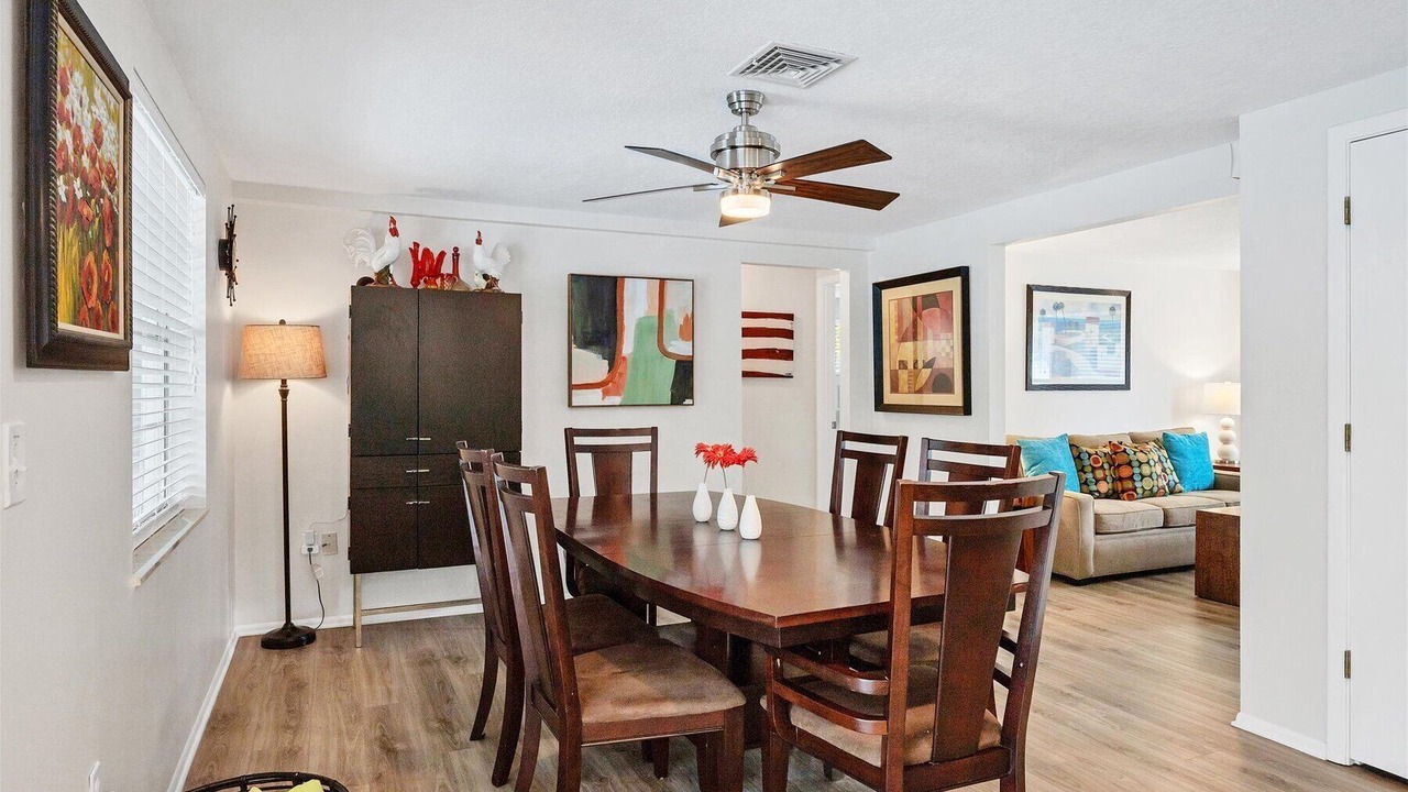 Photo of Livingroom in Gulf Gate Estates