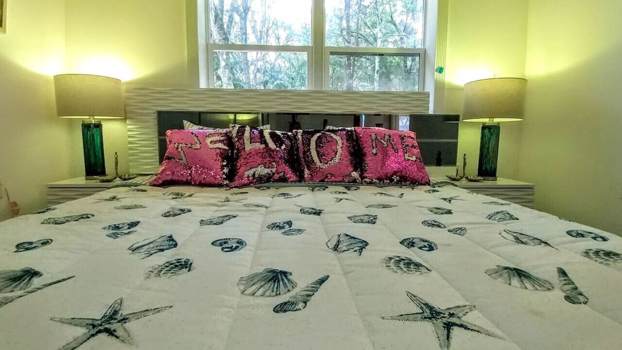 Photo of Bedroom in Oakes Estates