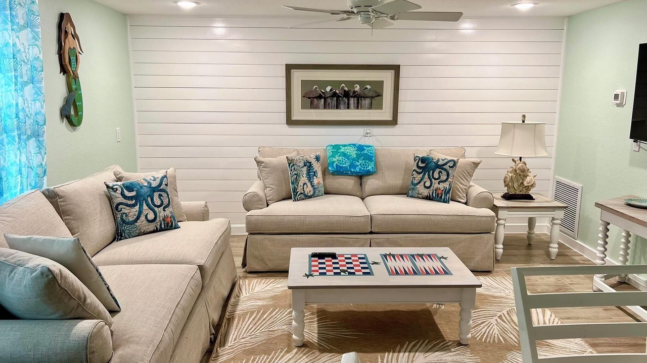 Photo of Livingroom in Holmes Beach