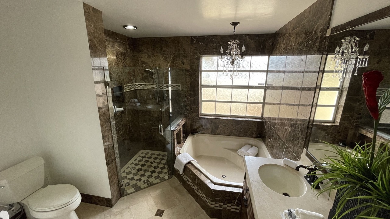 Photo of Bathroom in Greenview Shores