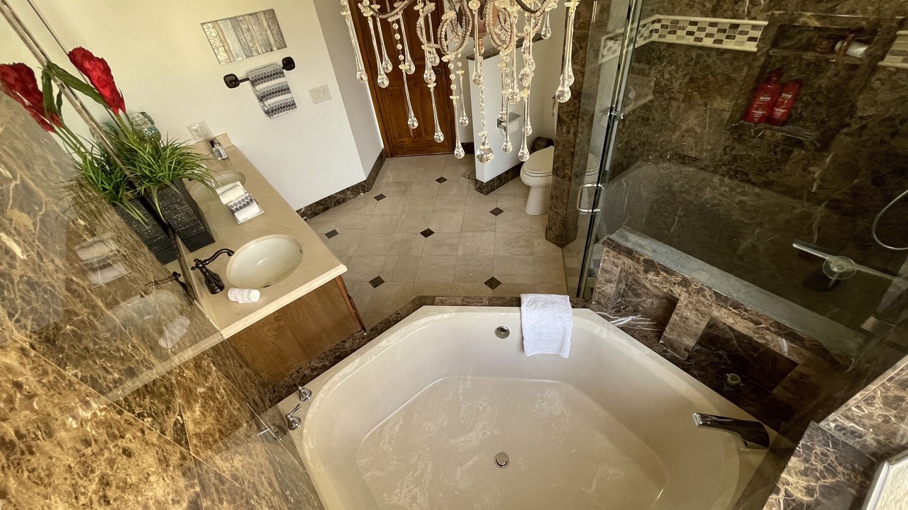 Photo of Bathroom in Greenview Shores