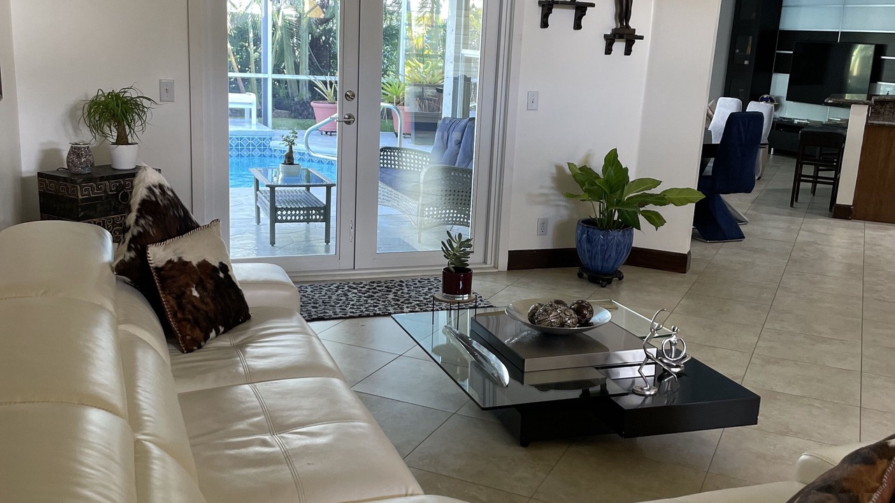 Photo of Livingroom in Greenview Shores