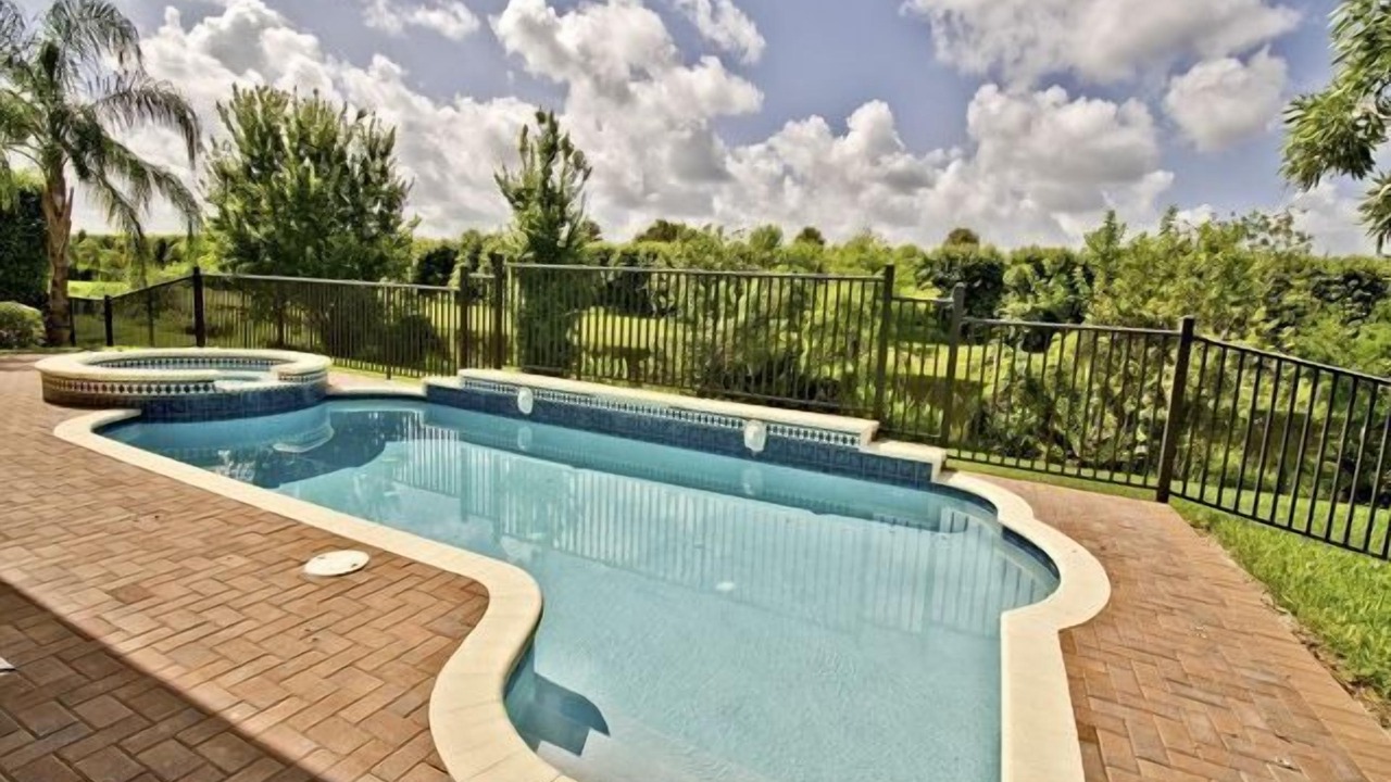 Photo of Outdoor in Marbella Lakes