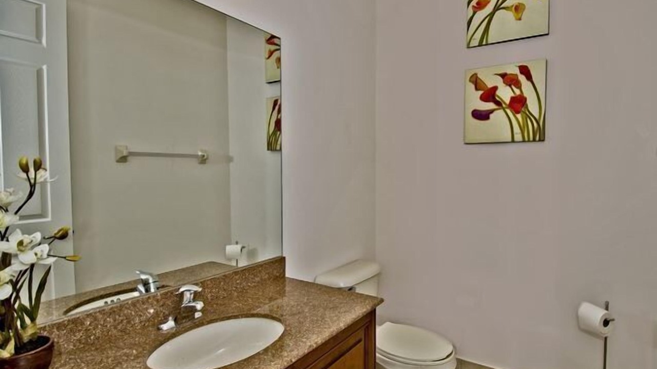 Photo of Bedroom in Marbella Lakes