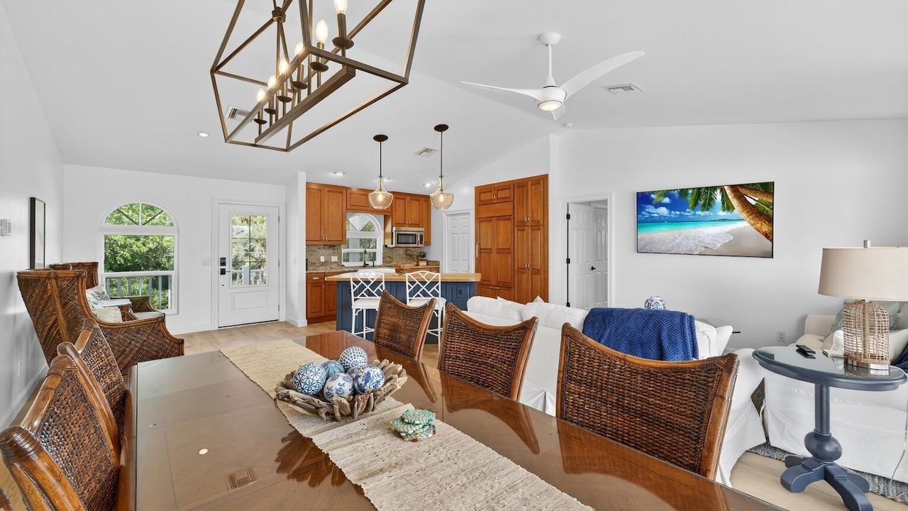 Photo of Livingroom in Heron's Landing