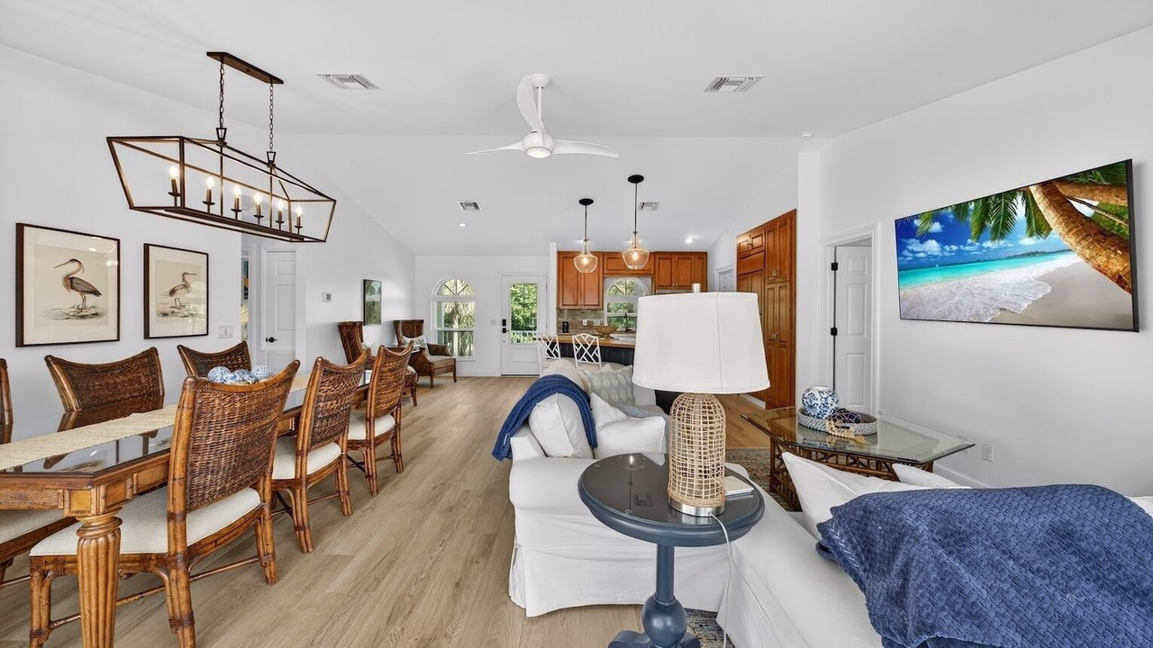 Photo of Livingroom in Heron's Landing