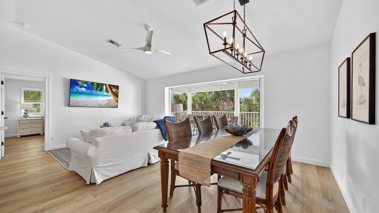 Photo of Livingroom in Heron's Landing