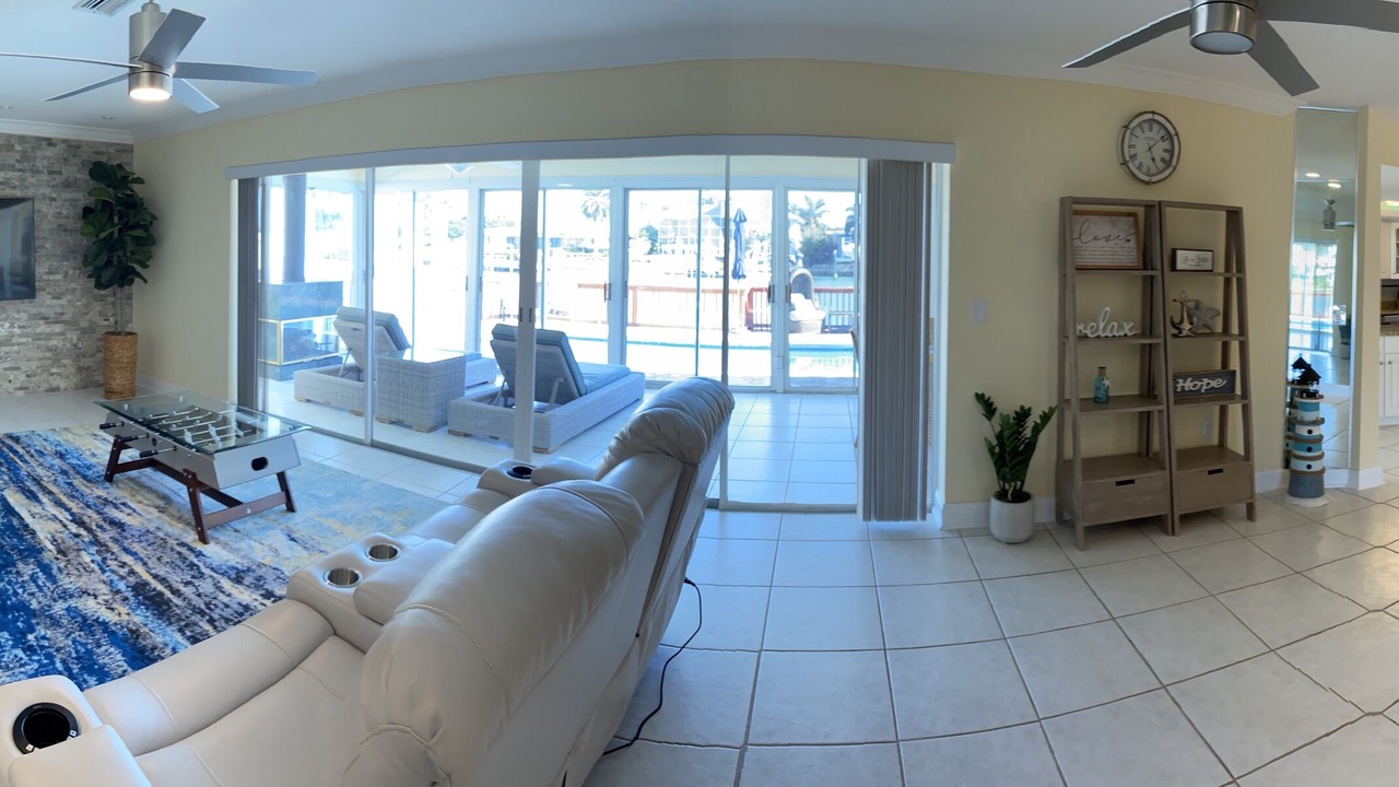 Photo of Livingroom in Island Estate