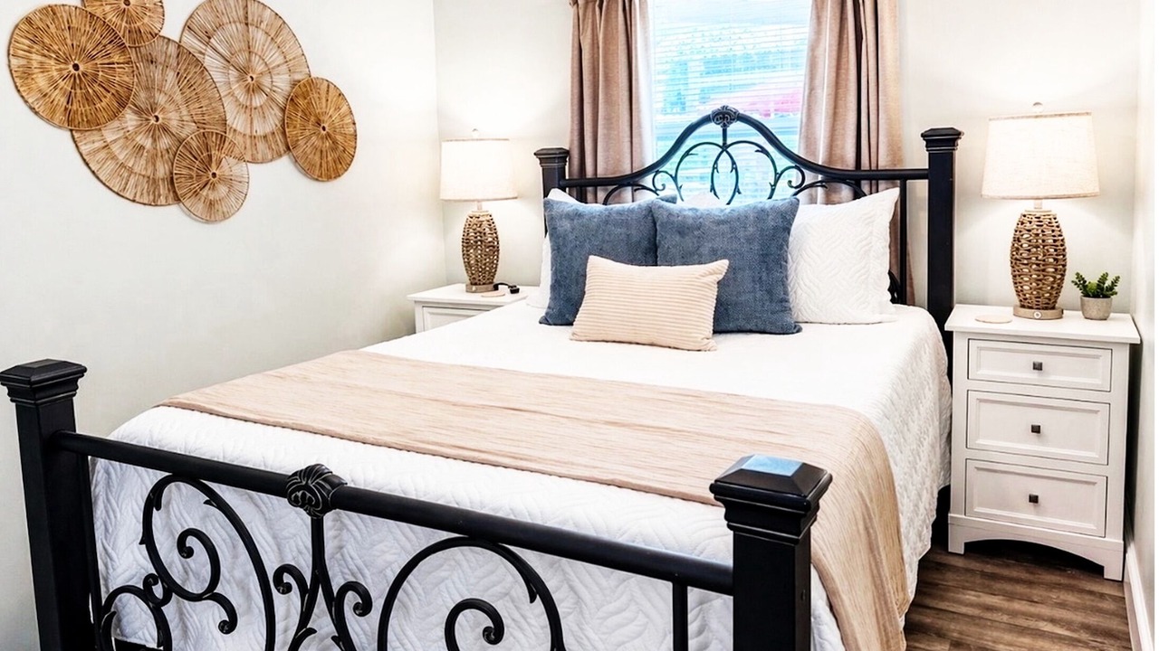 Photo of Bedroom in Crescent Lake