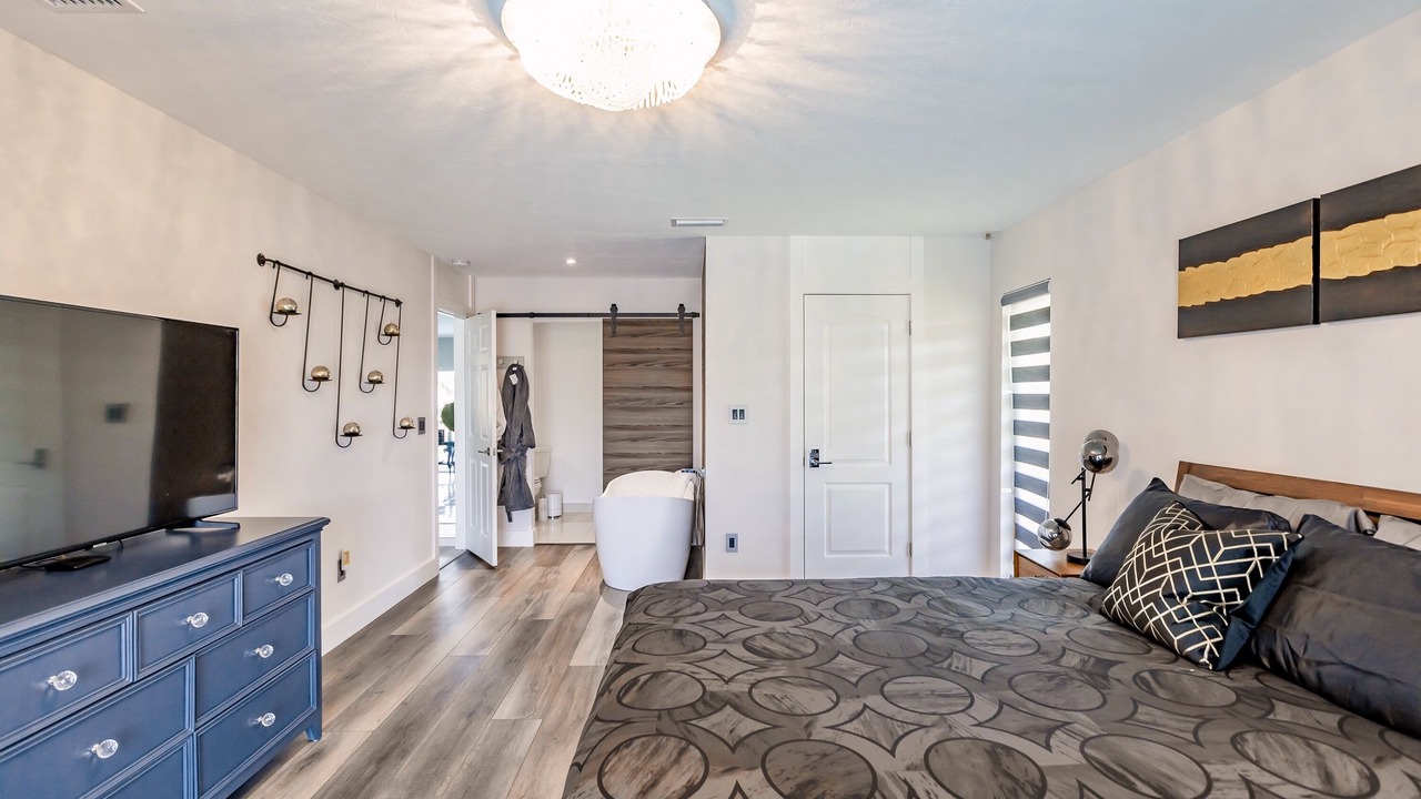 Photo of Bedroom in Edgewater