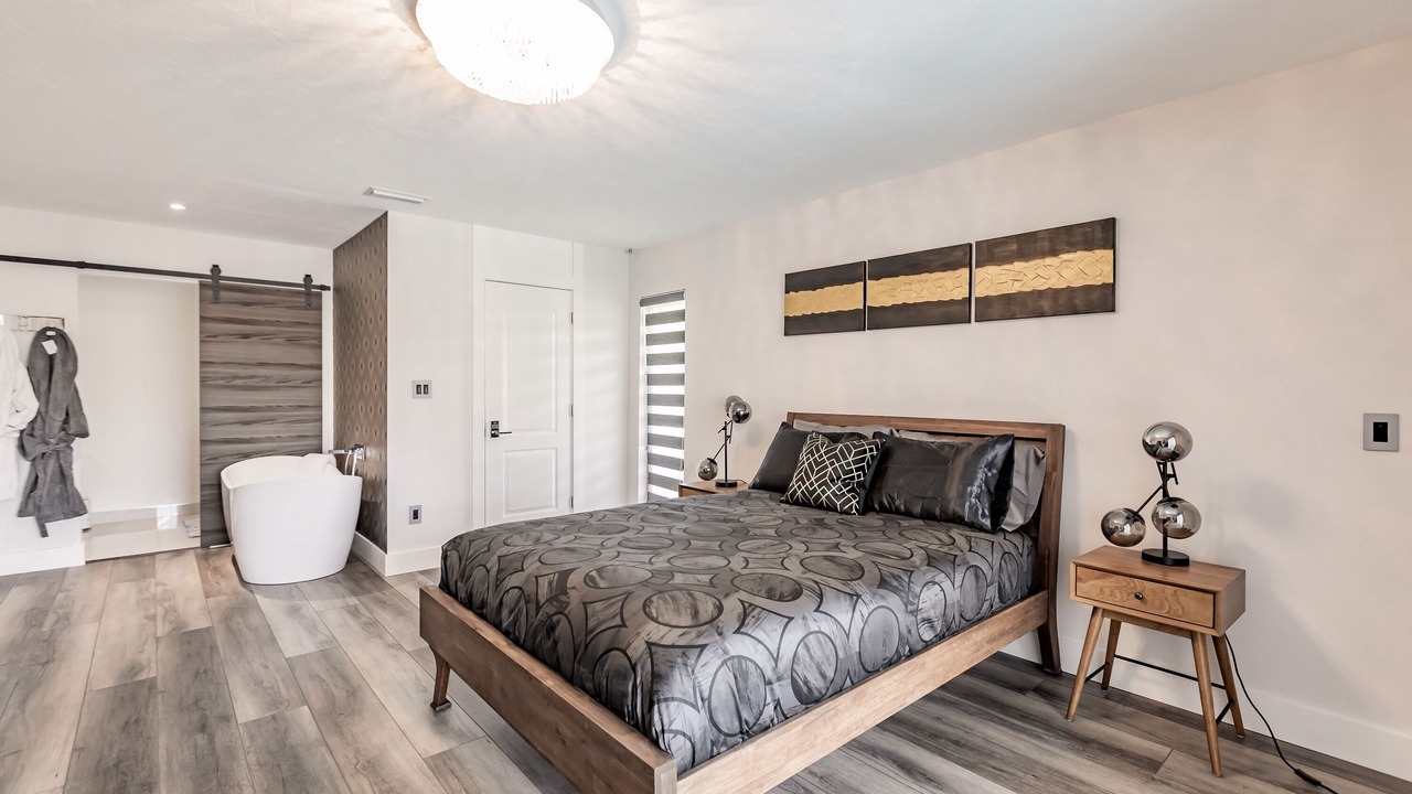 Photo of Bedroom in Edgewater