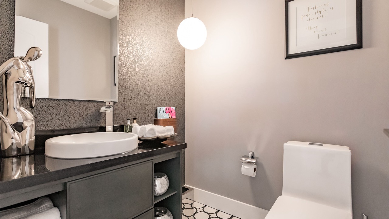 Photo of Bathroom in Edgewater