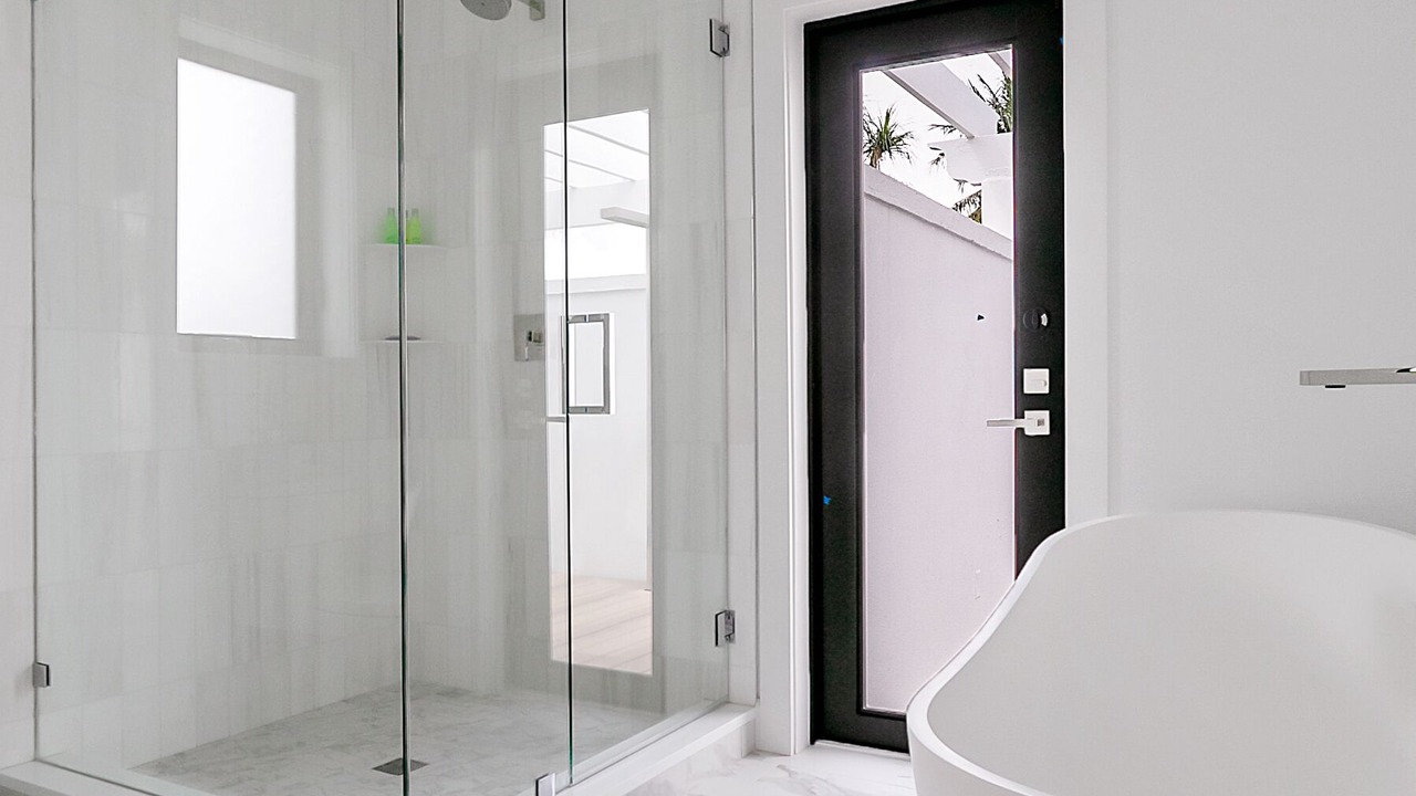 Photo of Bathroom in Manalapan