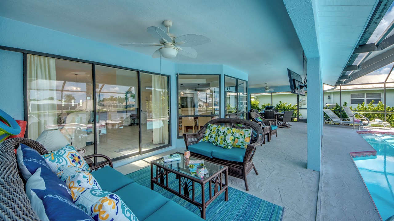 Photo of Livingroom in Caloosahatchee