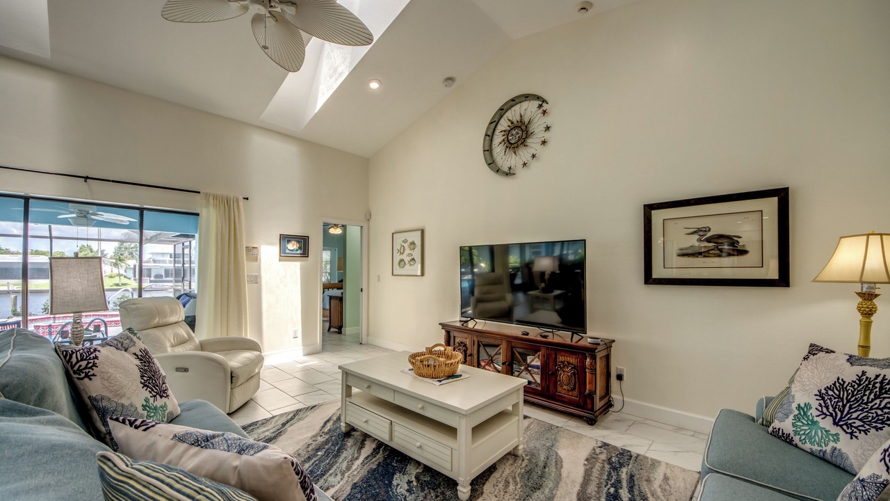 Photo of Livingroom in Caloosahatchee