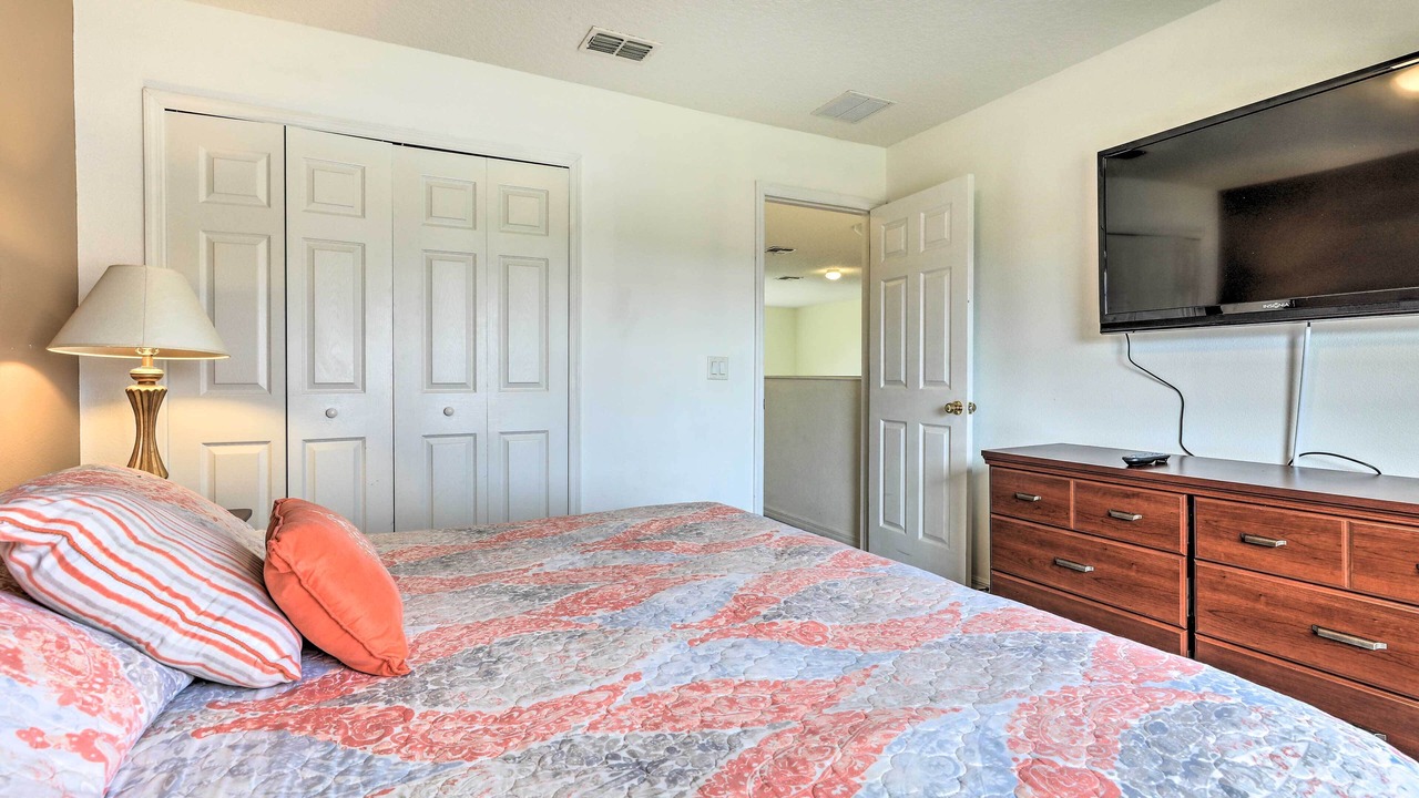 Photo of Bedroom in Crystal Cove