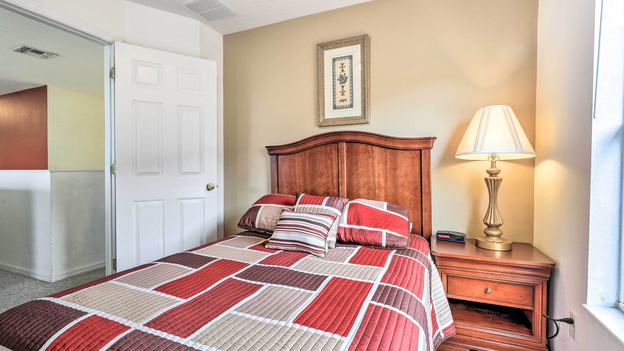 Photo of Bedroom in Crystal Cove