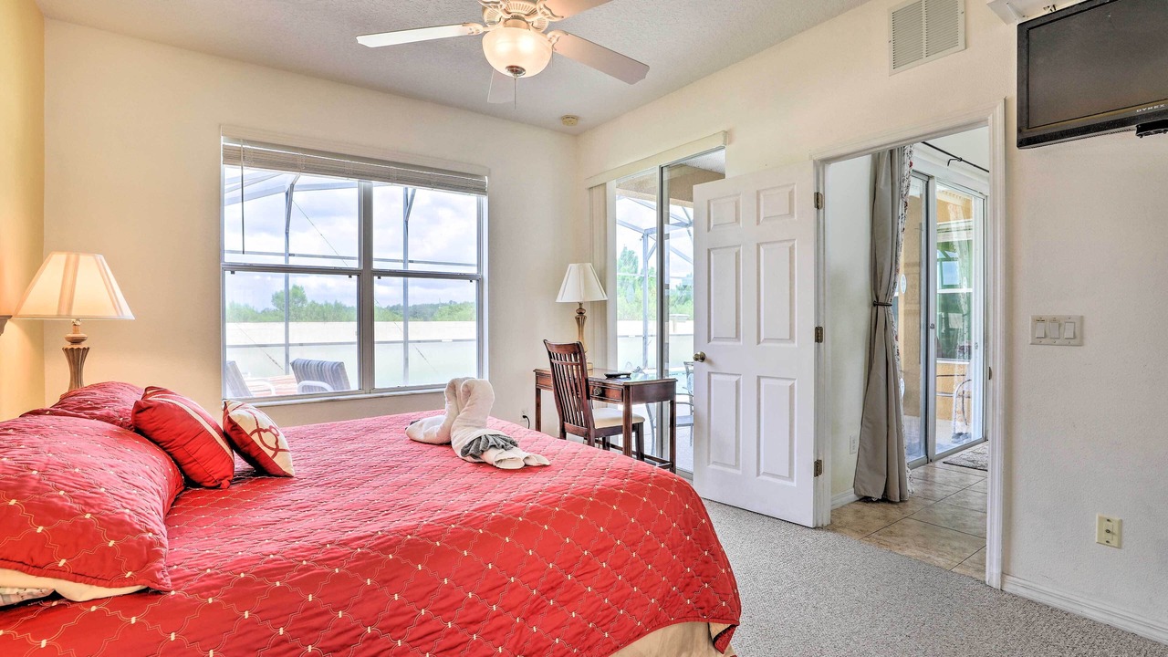 Photo of Bedroom in Crystal Cove