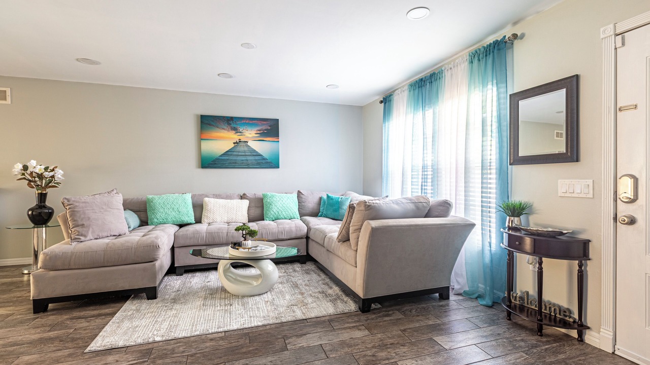 Photo of Livingroom in Lake Sarasota