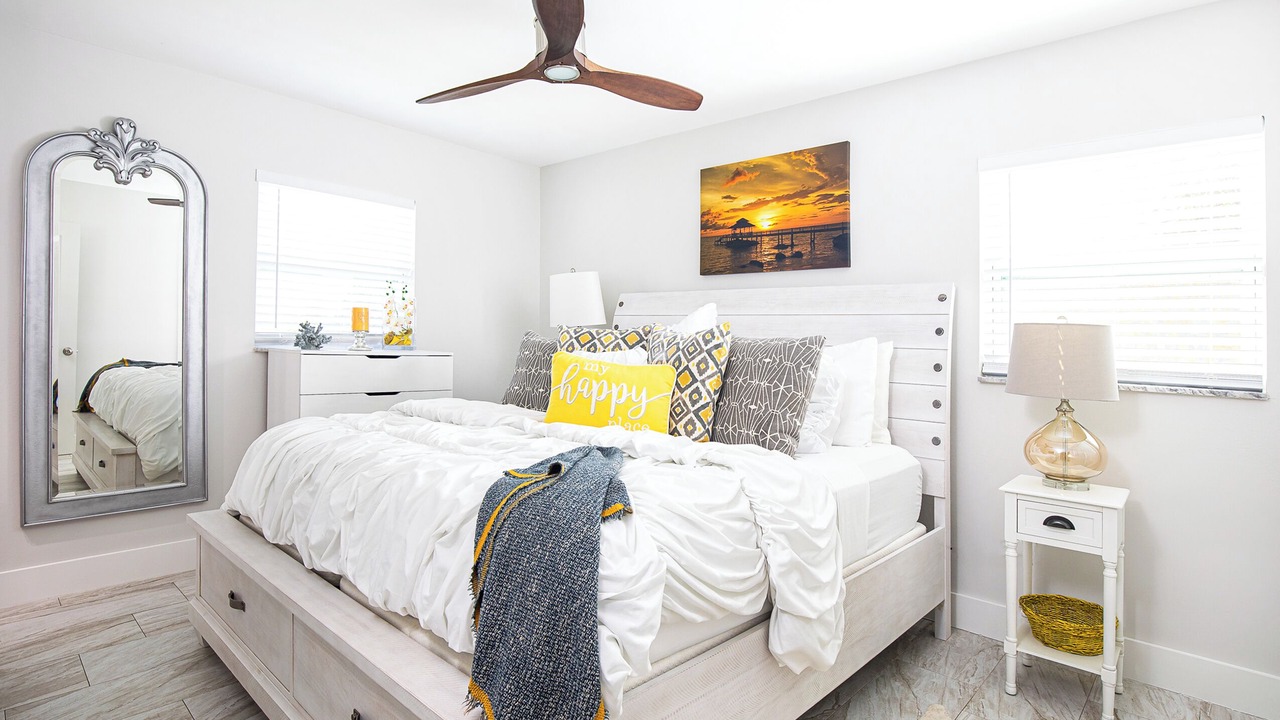 Photo of Bedroom in Bonita Shores