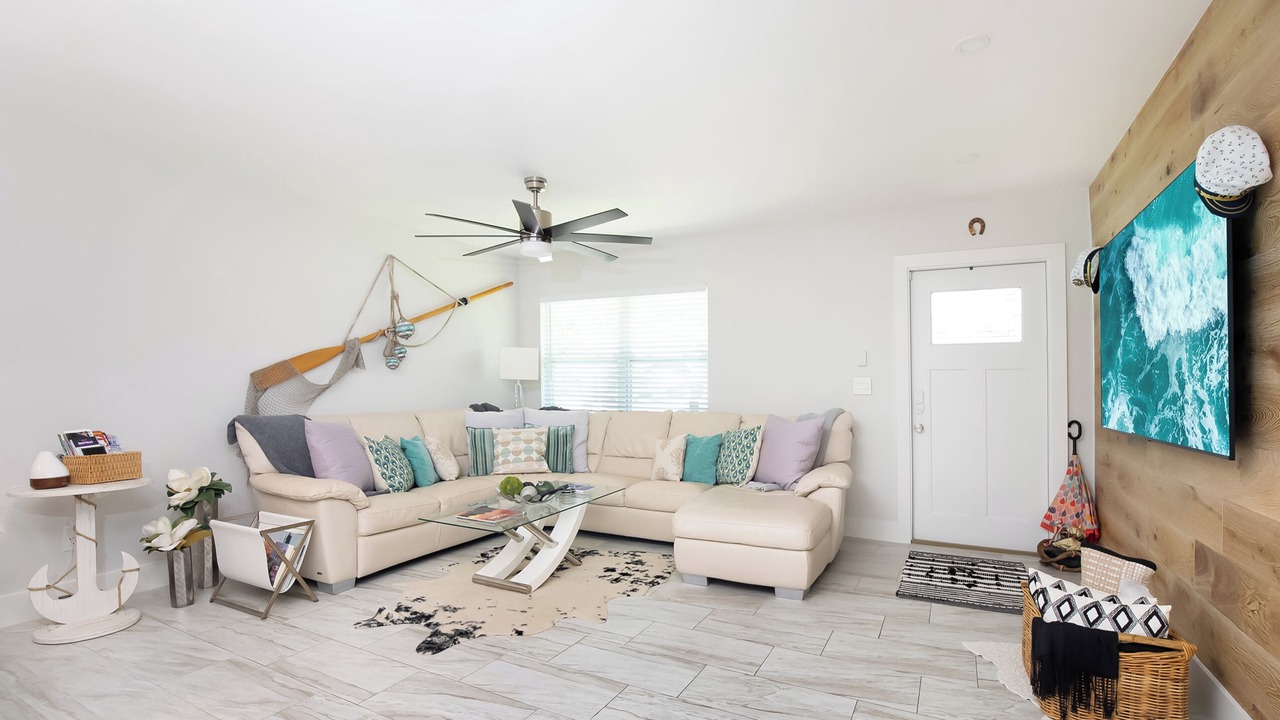 Photo of Livingroom in Bonita Shores