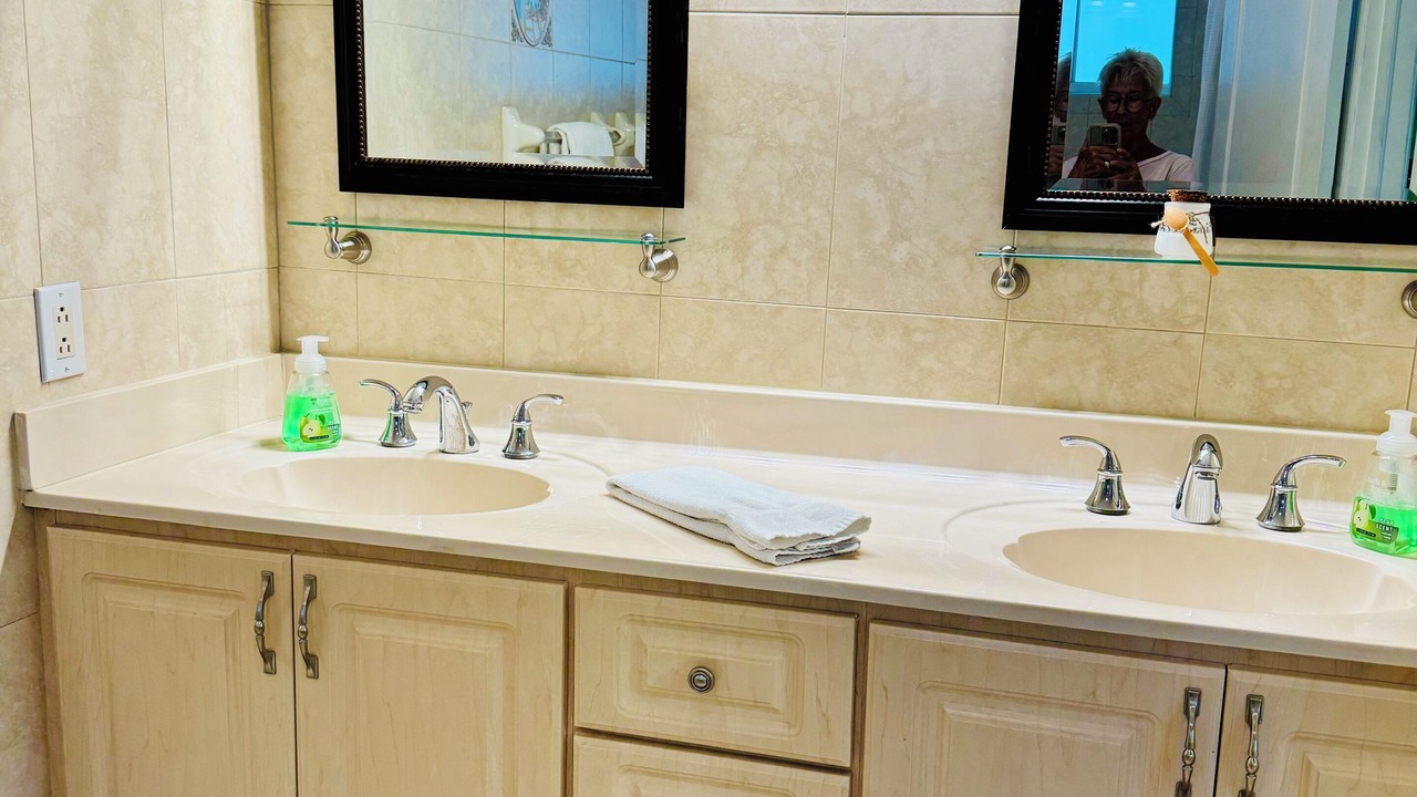 Photo of Bathroom in Marathon