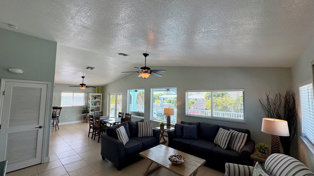 Photo of Livingroom in Marathon