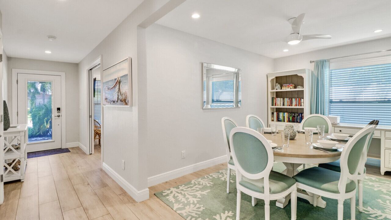 Photo of Bedroom in Naples Park
