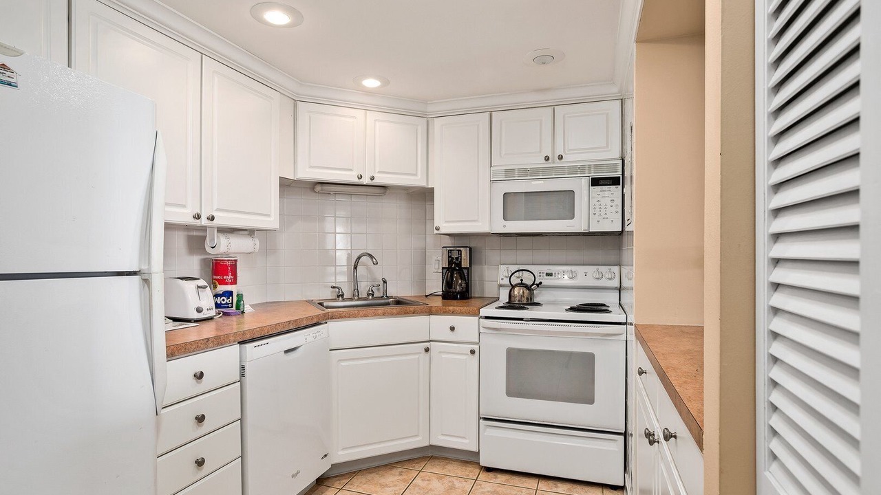 Photo of Kitchen in Vanderbilt Beach