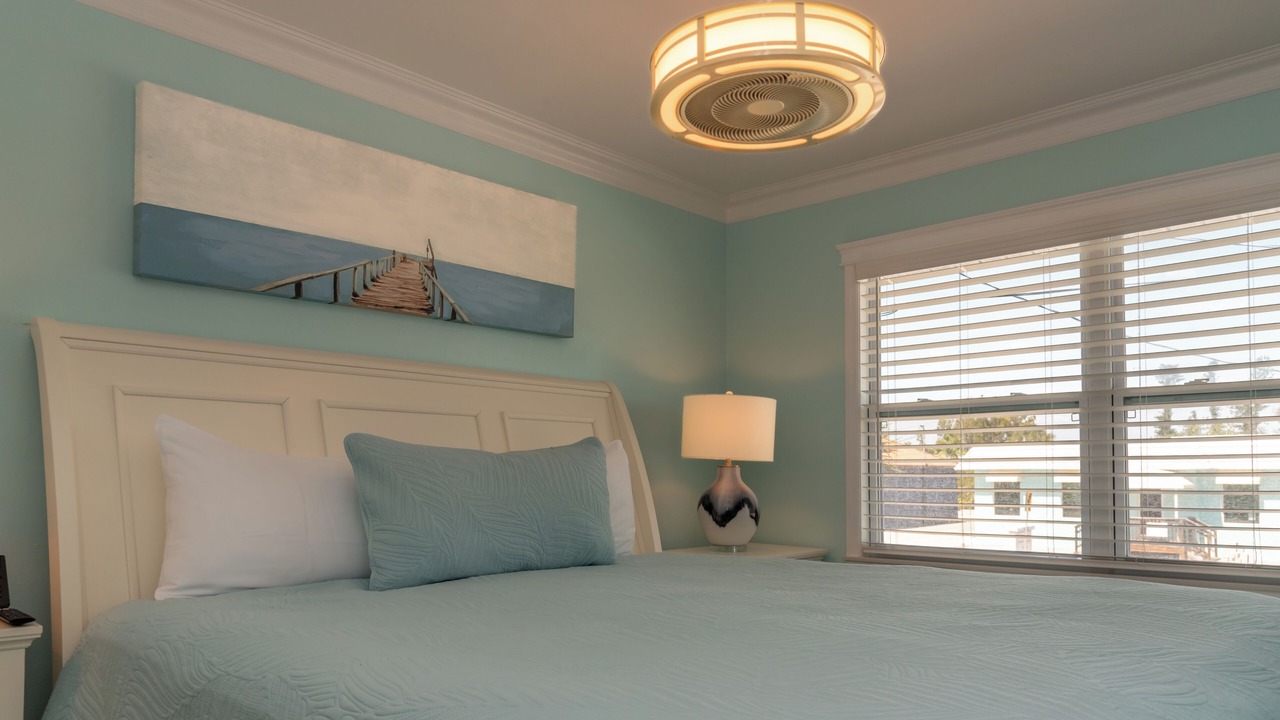 Photo of Bedroom in Mid Island