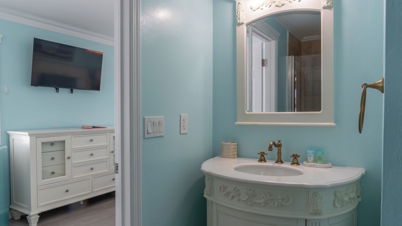 Photo of Bathroom in Mid Island