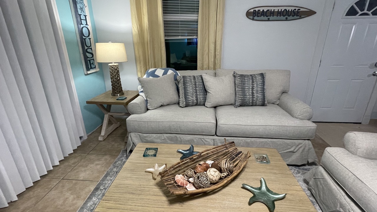 Photo of Livingroom in Englewood