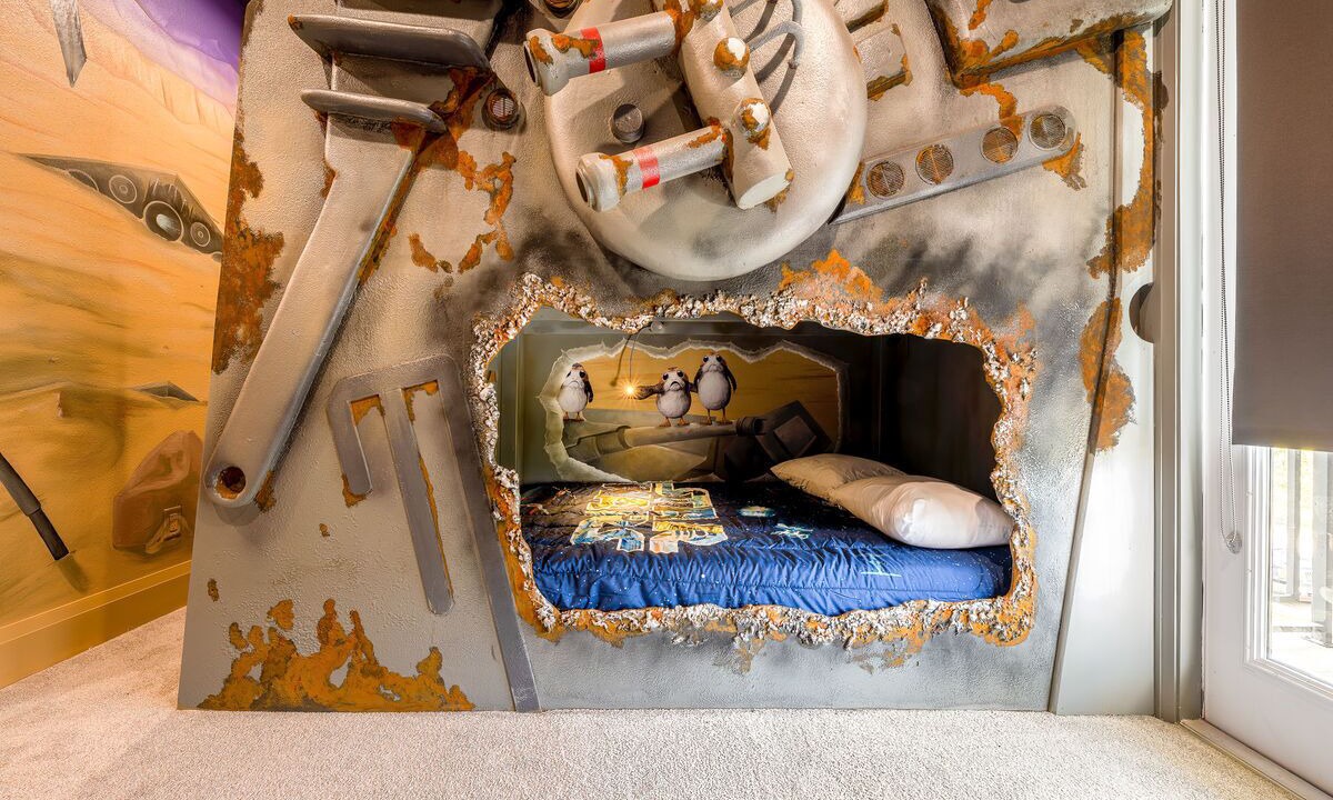Photo of Bedroom in Bay Lake