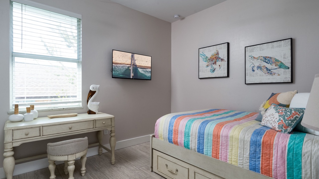 Photo of Bedroom in Mid Island