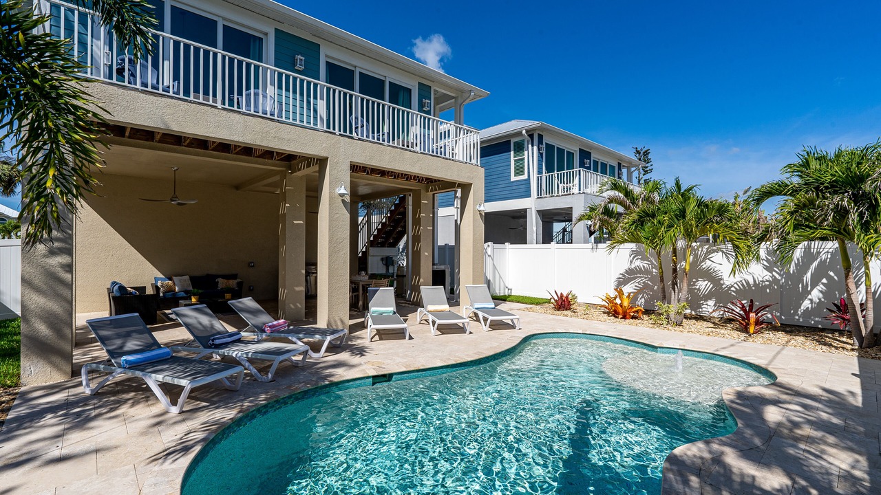 Photo of Outdoor in Mid Island